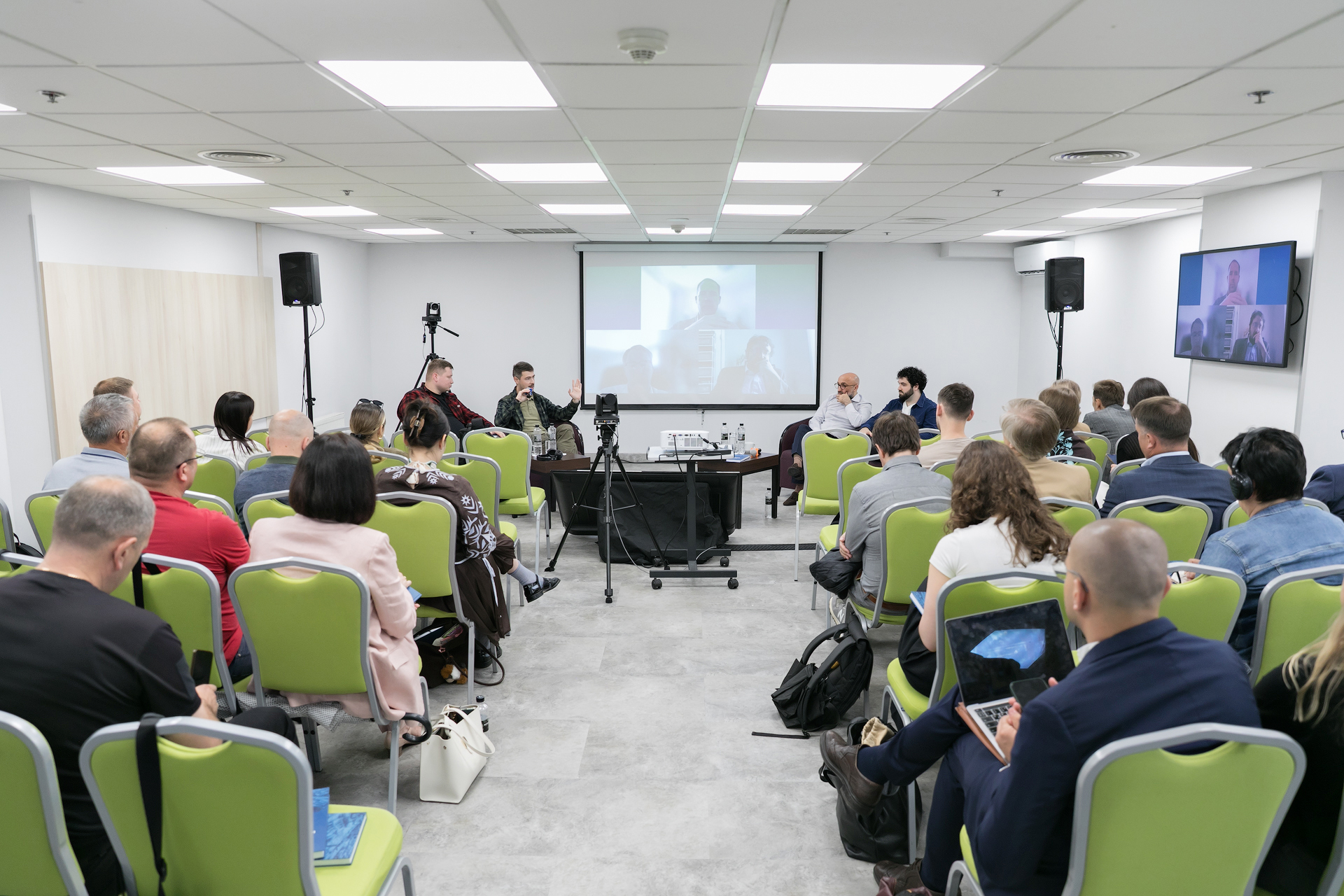 В Києві презентували Посібник “Використання доказів з поля бою у справах про найтяжчі міжнародні злочини”